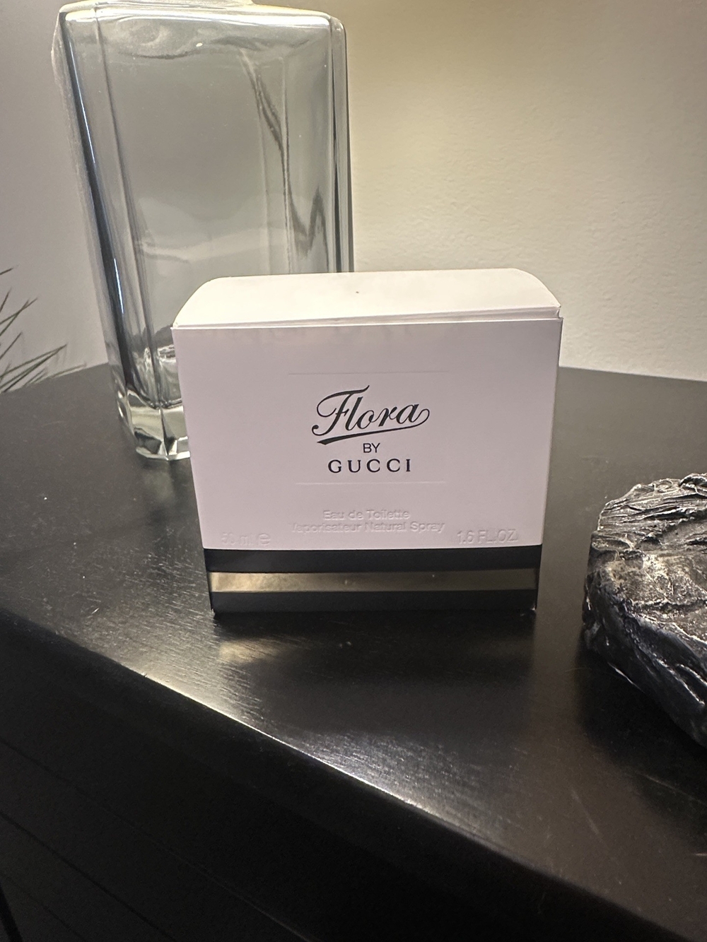 Flora by Gucci Eau de Toilette - Light Gold Bottle - Picture 4 of 4